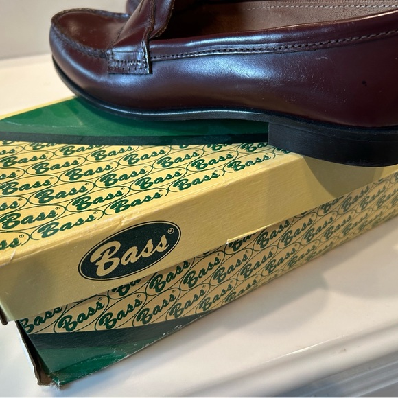 The ORIGINAL Bass Weejun Penny Loafers!   Ladies size 9AA. - Picture 6 of 9